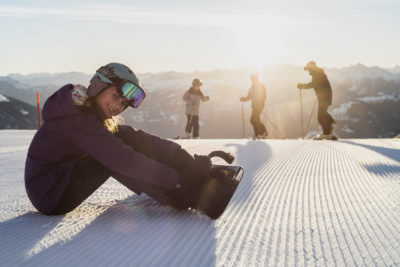Im Winter den Sonnenuntergang im Skigebiet der Region Flims Laax Falera geniessen