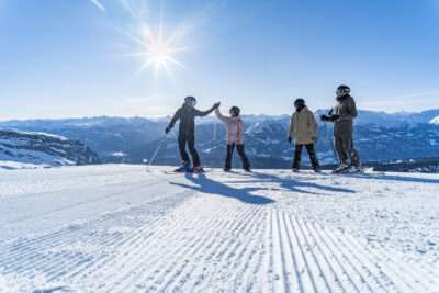 Skifahren und Snowboarden in der Destination Laax, mehr Peaks Place mit 4 für 3 – Winter-Special
